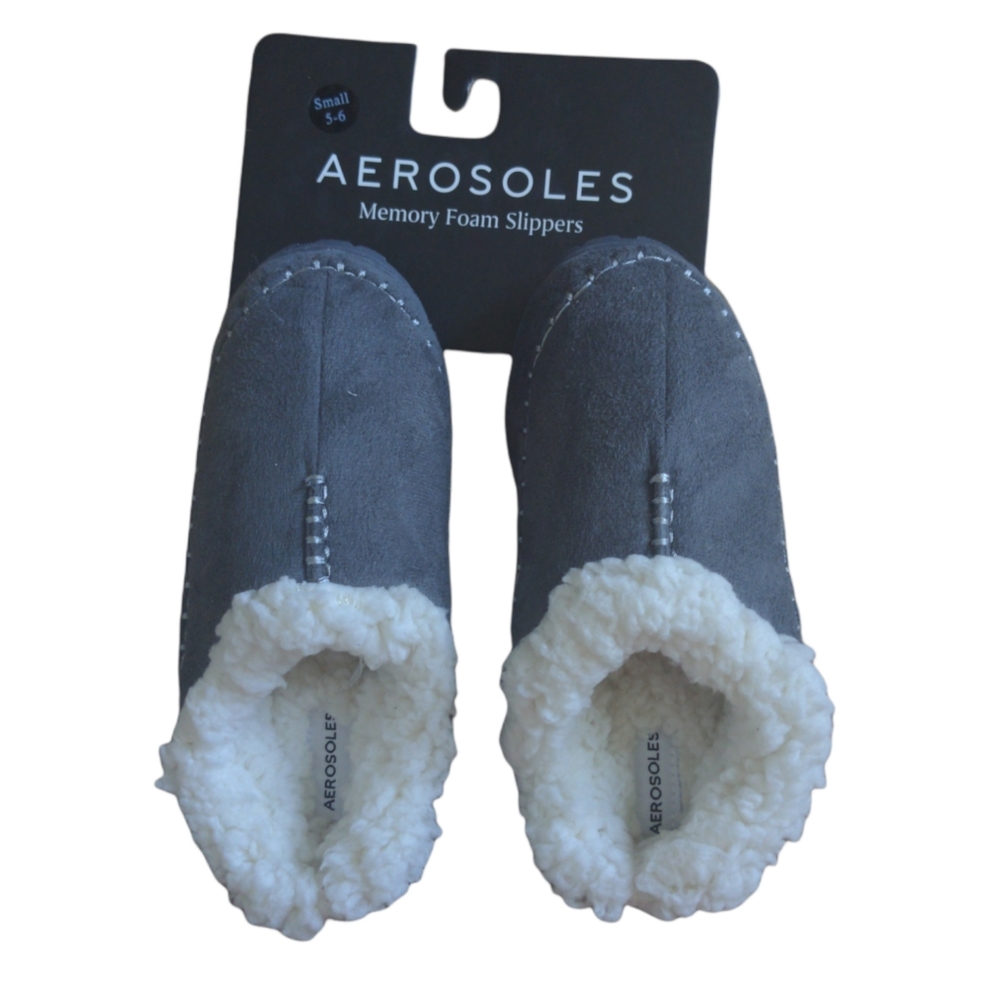 NWT Aerosoles Memory Foam Slippers Size Small (5-6)